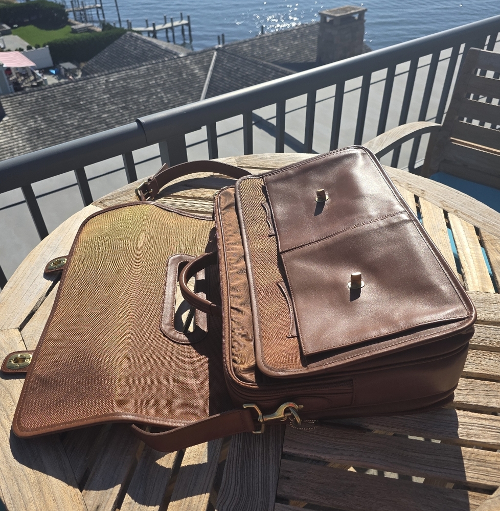 NEW, Vintage Coach, Organizer Brief - Picture 6 of 16